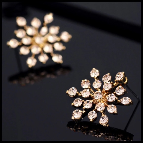 🎁 Swarovski Crystals The Cari Starburst Earrings - Picture 5 of 5